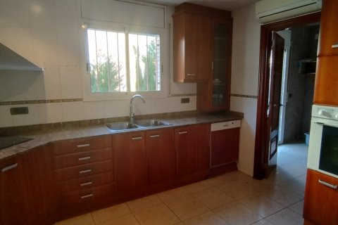 Talo myytävänä Olerdola, Barcelona, Espanja, 5 makuuhuonetta, 655 m2 No. 154068 - kuva 10