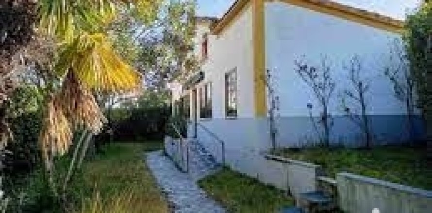 Māja Ciudad Rodrigo, Salamanca, Spānijā 4 istabas, 323 m2 Nr. 154067