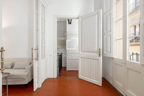 Villa for rent in Barcelona, Spain 2 bedrooms, 80 sq.m. No. 152183 - photo 8