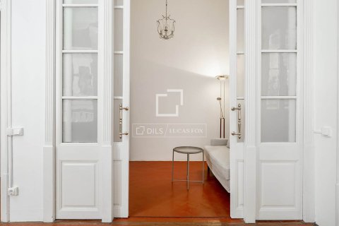 Villa for rent in Barcelona, Spain 2 bedrooms, 80 sq.m. No. 152183 - photo 9