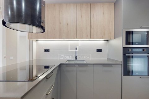 Apartment à vendre à Barcelona, Espagne, 3 chambres, 66 m2 No. 152185 - photo 5