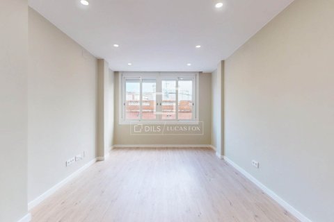 Apartment à vendre à Barcelona, Espagne, 3 chambres, 66 m2 No. 152185 - photo 8