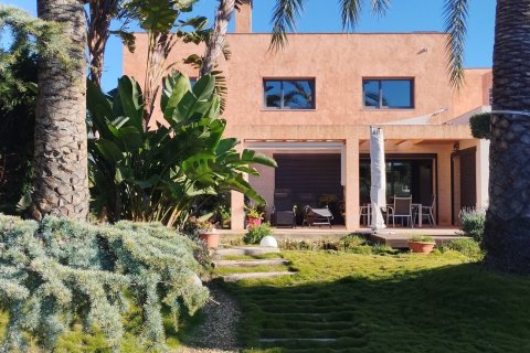 Дом в Альтафулла, Таррагона, Испания 4 спальни, 306м2 №153766