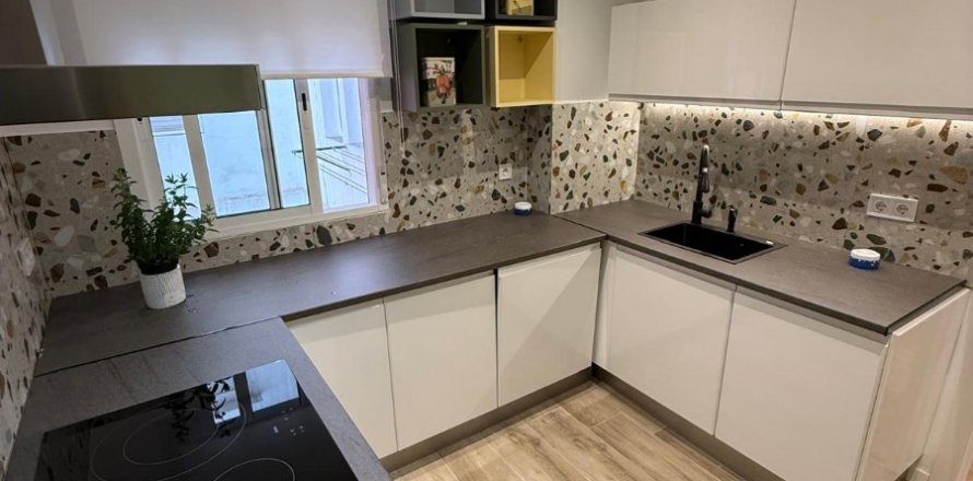 Apartment Valencia, Spain 4 bedrooms, 102 sq.m. No. 133327