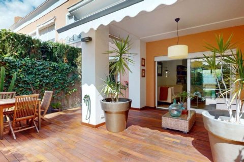Villa à vendre Alicante, Espagne, 4 chambres, 275 m2 No. 133332 - photo 11