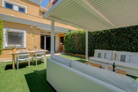 Villa till salu Alicante, Spanien 4 sovrum, 230 kvm. Nr. 133331 - foto 6