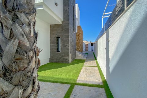 Villa till salu Torrevieja, Alicante, Spanien 4 sovrum, 219 kvm. Nr. 133333 - foto 5