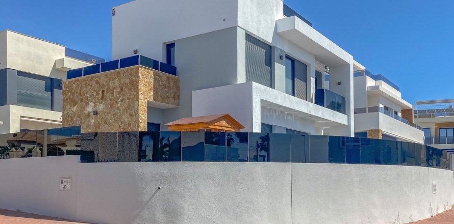 Villa Torrevieja, Alicante, Spanien 4 sovrum, 219 kvm. Nr. 133333