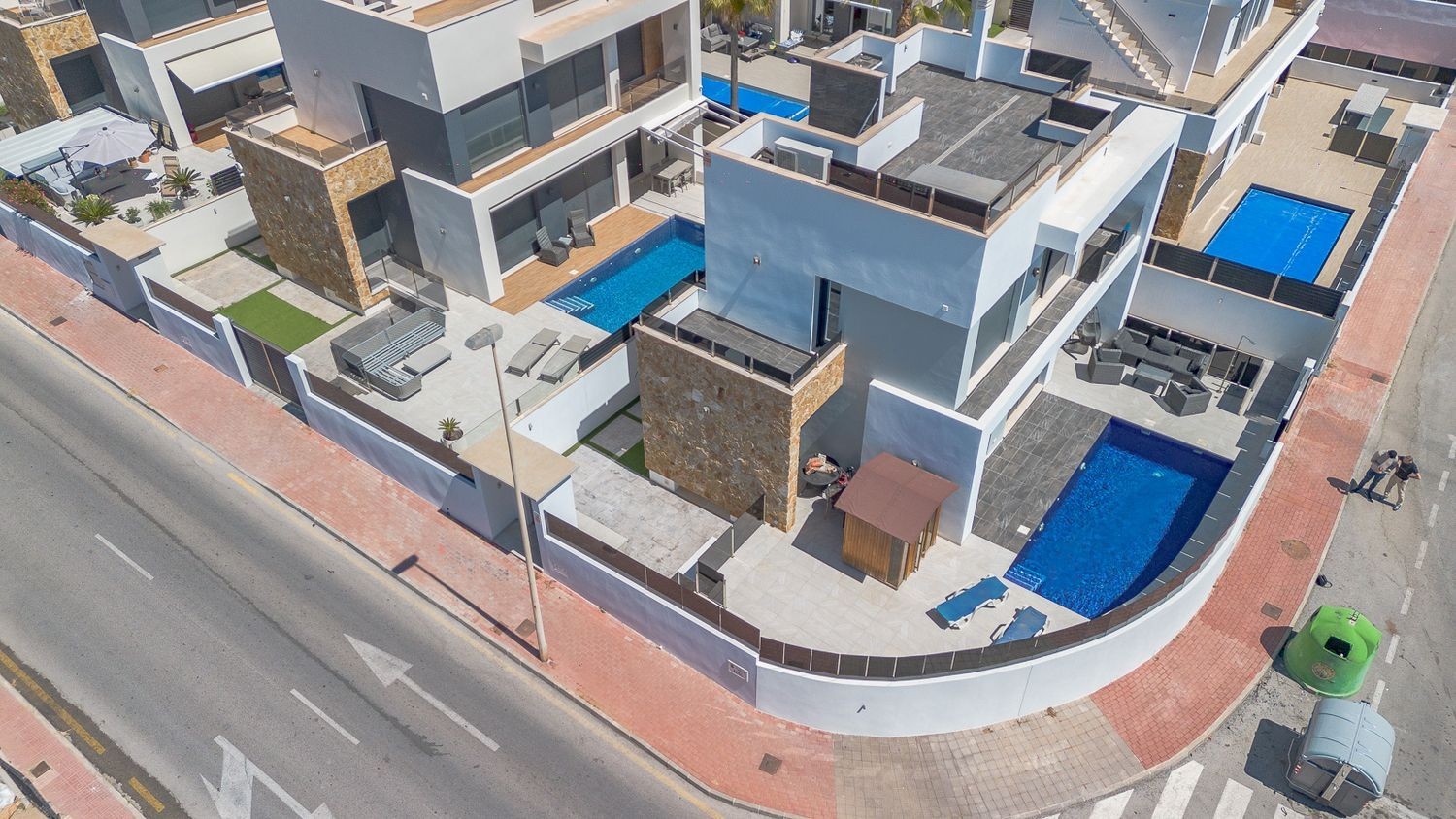 Villa en Torrevieja, Alicante, España 4 dormitorios, 219 m2 No. 133333
