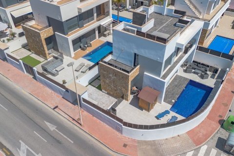 Villa till salu Torrevieja, Alicante, Spanien 4 sovrum, 219 kvm. Nr. 133333 - foto 30