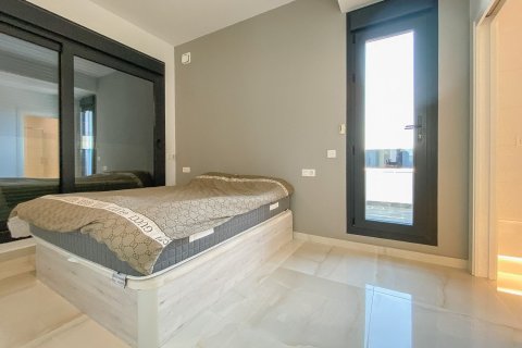 Villa till salu Torrevieja, Alicante, Spanien 4 sovrum, 219 kvm. Nr. 133333 - foto 13