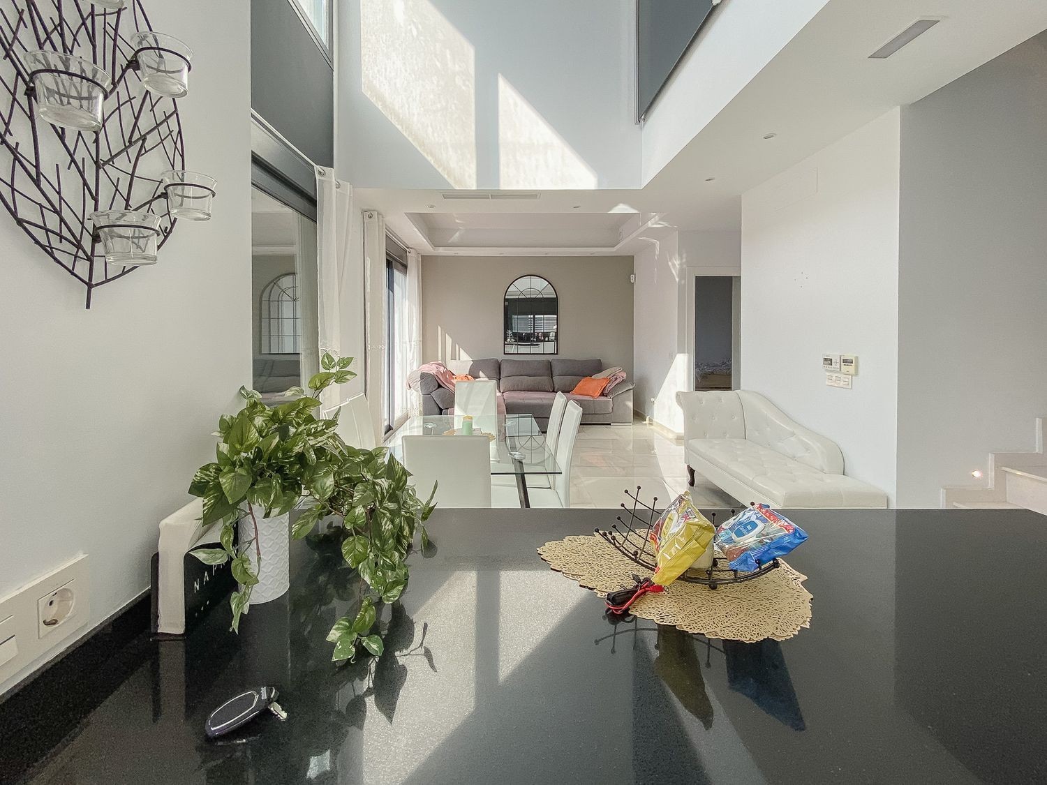 Villa en Torrevieja, Alicante, España 4 dormitorios, 219 m2 No. 133333