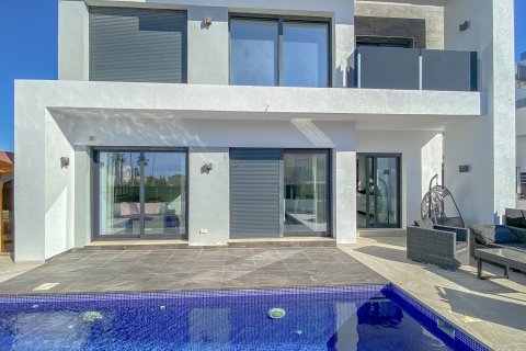 Villa till salu Torrevieja, Alicante, Spanien 4 sovrum, 219 kvm. Nr. 133333 - foto 3