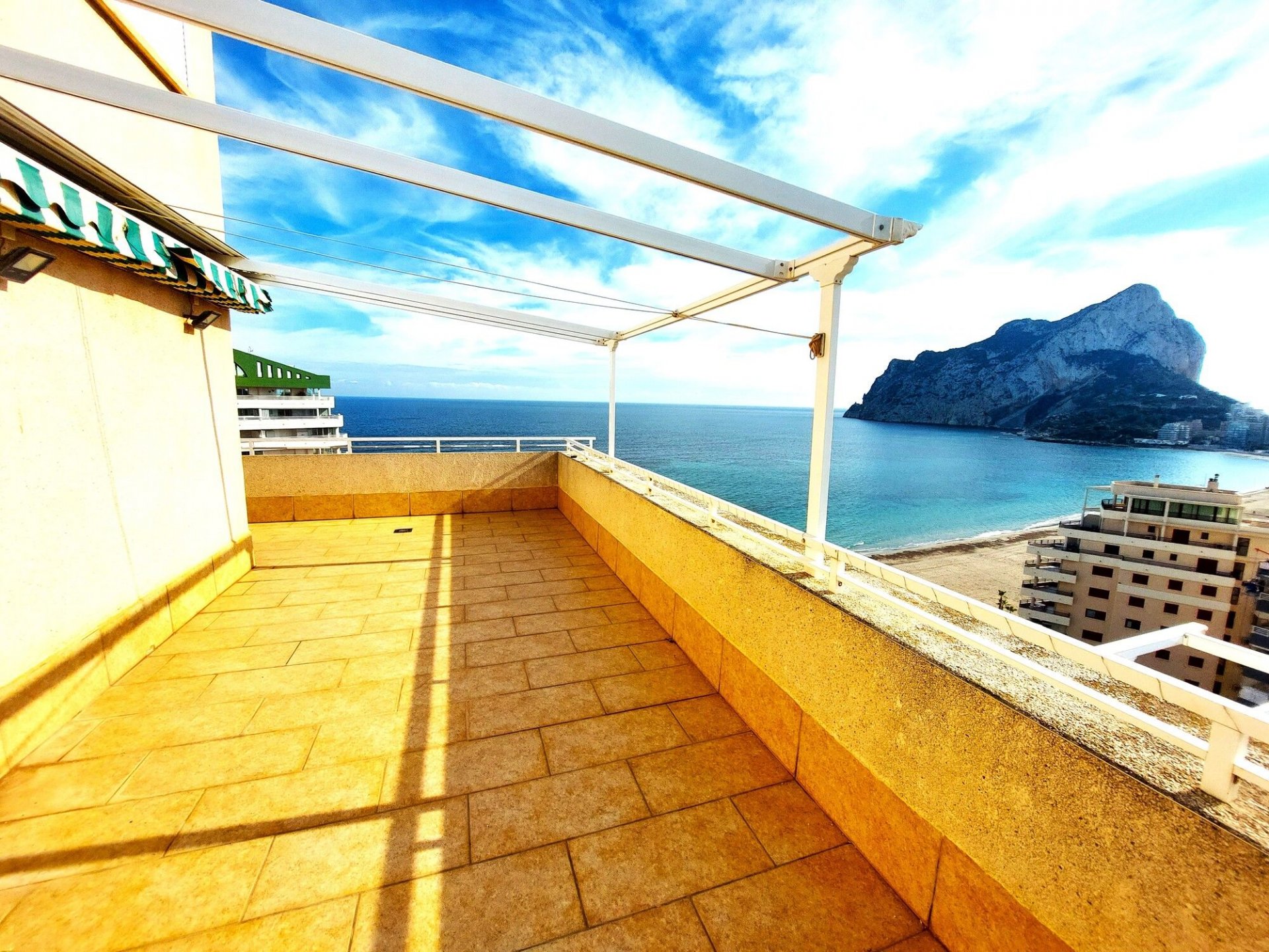 Huoneisto Calpe, Alicante, Espanja 3 makuuhuonetta, 300 m2 No. 112061