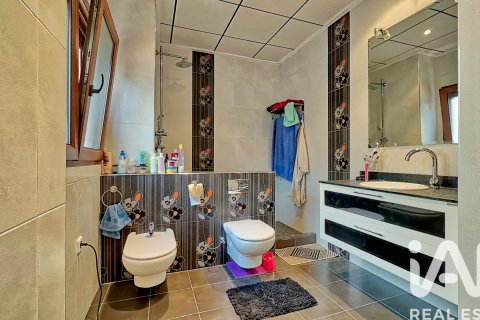 House for sale in Pego, Alicante, Spain 5 bedrooms, 248 sq.m. No. 152315 - photo 11