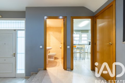 Casa adosada en venta en La Roca del Vallès, Barcelona, España 4 dormitorios, 220 m2 No. 152320 - foto 12
