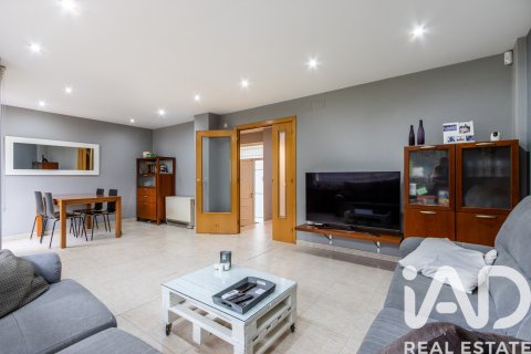 Casa adosada en venta en La Roca del Vallès, Barcelona, España 4 dormitorios, 220 m2 No. 152320 - foto 4