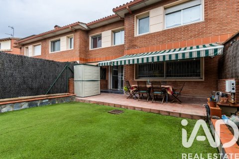 Casa adosada en venta en La Roca del Vallès, Barcelona, España 4 dormitorios, 220 m2 No. 152320 - foto 11