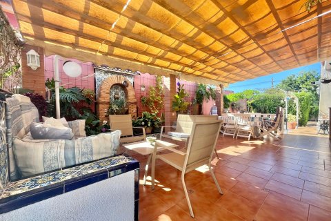 Villa till salu Los Balcones, Alicante, Spanien 3 sovrum, 180 kvm. Nr. 139487 - foto 13
