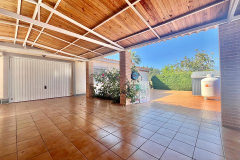 Villa till salu Los Balcones, Alicante, Spanien 3 sovrum, 180 kvm. Nr. 139487 - foto 9