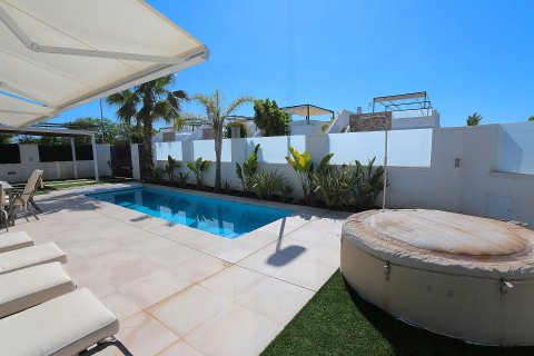 Villa till salu Pilar de la Horadada, Alicante, Spanien 3 sovrum, 106 kvm. Nr. 139483 - foto 8