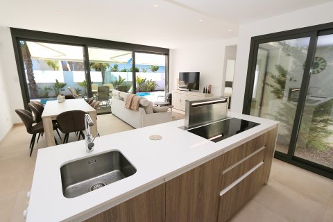 Villa till salu Pilar de la Horadada, Alicante, Spanien 3 sovrum, 106 kvm. Nr. 139483 - foto 24