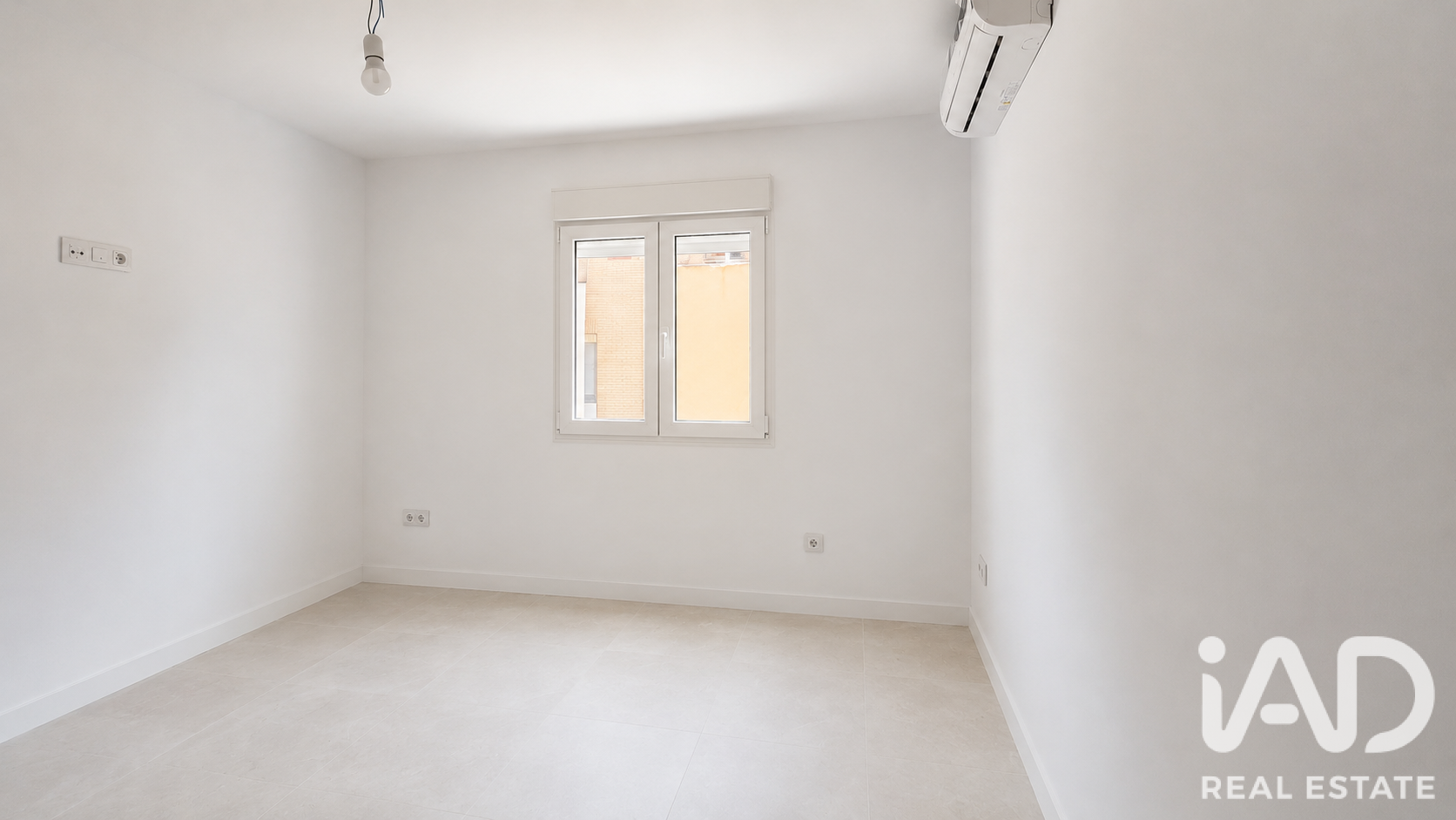 Apartment à Madrid, Espagne 3 chambres, 74 m2 No. 195094