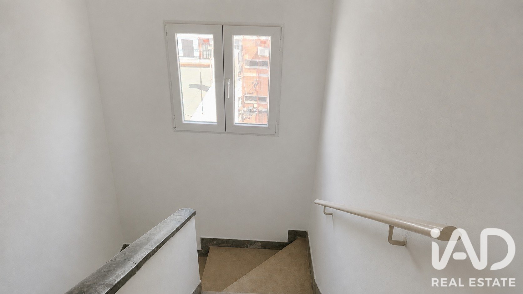 Apartment à Madrid, Espagne 3 chambres, 74 m2 No. 195094