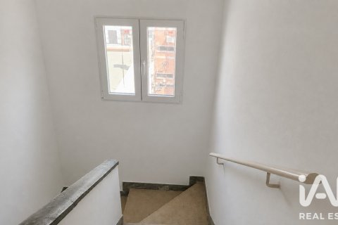 Продажа квартиры в Мадрид, Испания 3 спальни, 74м2 №195094 - фото 21