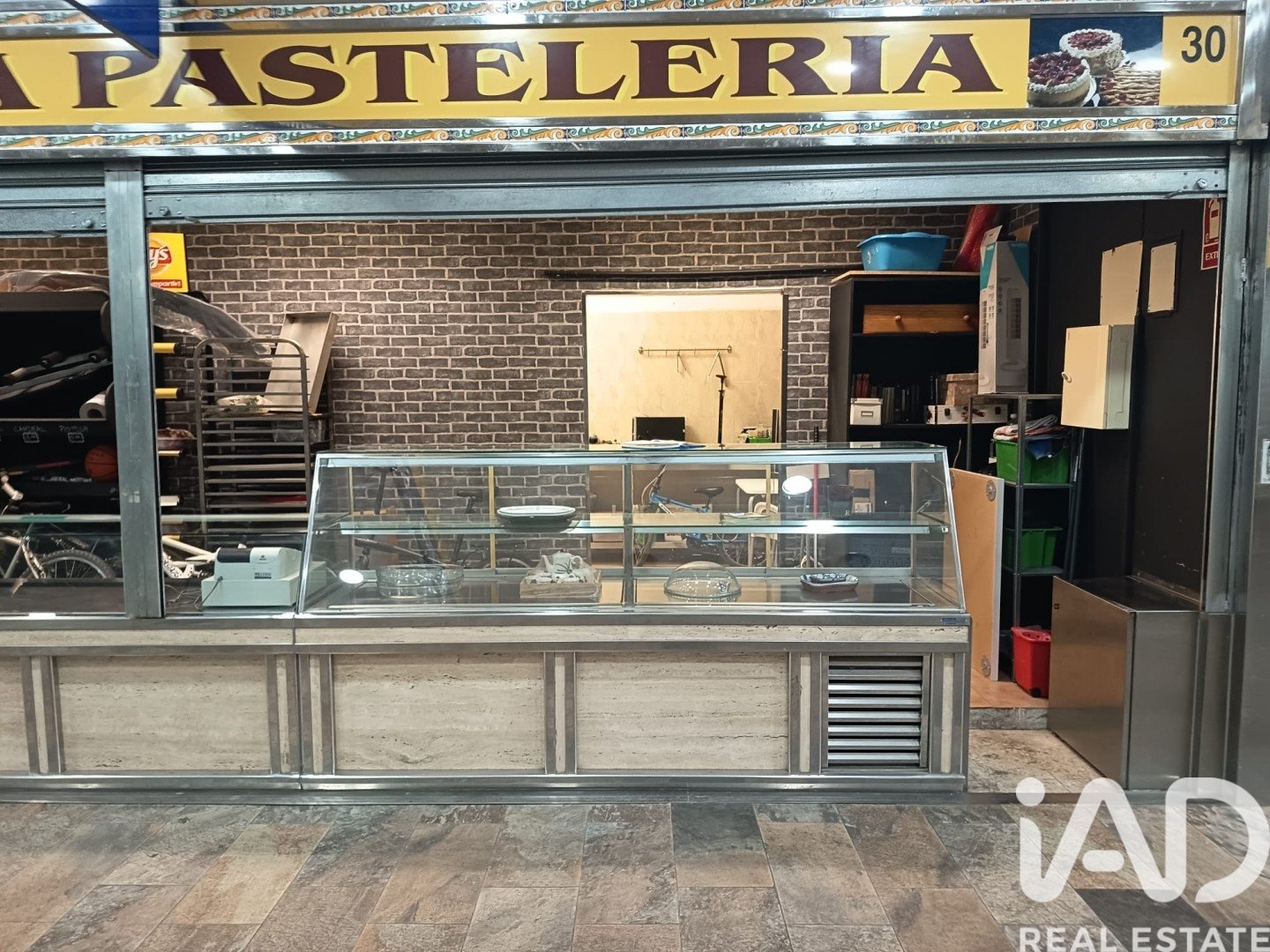Commercial property à Parla, Madrid, Espagne 30 m2 No. 195089