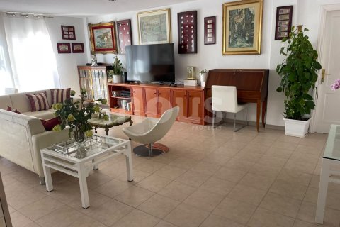 Townhouse for sale in Adeje, Tenerife, Spain 4 bedrooms, 240 sq.m. No. 196684 - photo 4