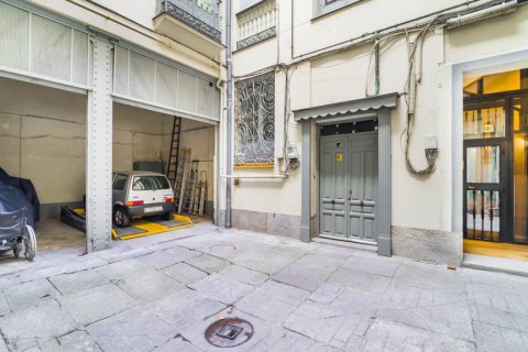 Apartment for rent in Madrid, Spain 2 bedrooms, 130 sq.m. No. 196682 - photo 28