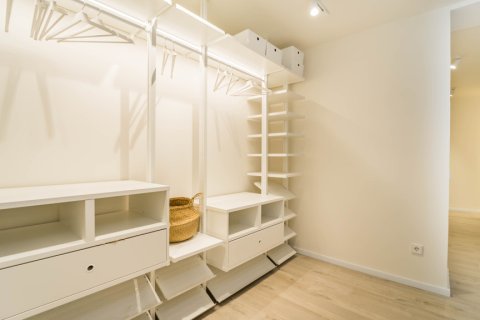 Apartment for rent in Madrid, Spain 2 bedrooms, 130 sq.m. No. 196682 - photo 16