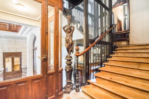 Apartment for rent in Madrid, Spain 2 bedrooms, 130 sq.m. No. 196682 - photo 26