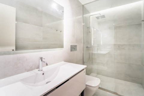 Apartment for rent in Madrid, Spain 2 bedrooms, 130 sq.m. No. 196682 - photo 20