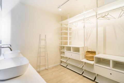 Apartment for rent in Madrid, Spain 2 bedrooms, 130 sq.m. No. 196682 - photo 14