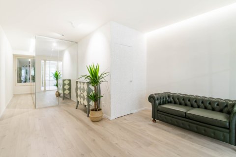 Apartment for rent in Madrid, Spain 2 bedrooms, 130 sq.m. No. 196682 - photo 25
