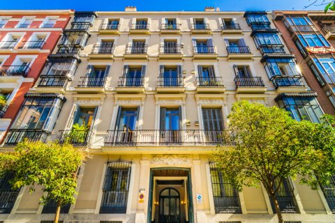 Apartment for rent in Madrid, Spain 2 bedrooms, 130 sq.m. No. 196682 - photo 29