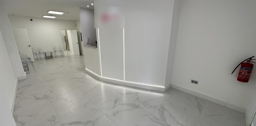 Commercial property in Valencia, Spain 68 sq.m. No. 196681