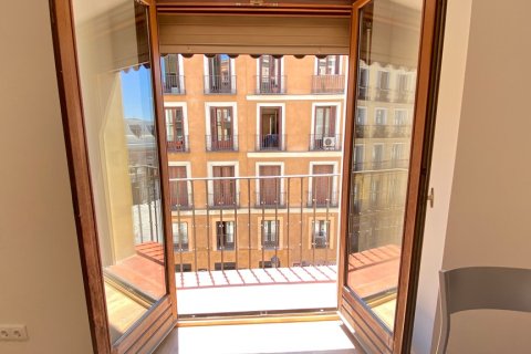 Apartment for rent in Madrid, Spain 1 bedroom, 70 sq.m. No. 196683 - photo 3