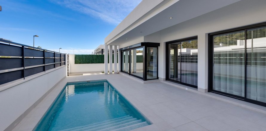 Villa in Pinar De Campoverde, Alicante, Spain 3 bedrooms, 111 sq.m. No. 149616