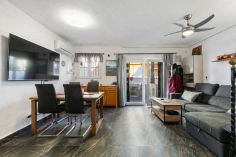 Kaupunkipientalo myytävänä Cabo Cervera-Playa la Mata, Alicante, Espanja, 2 makuuhuonetta, 70 m2 No. 149622 - kuva 5