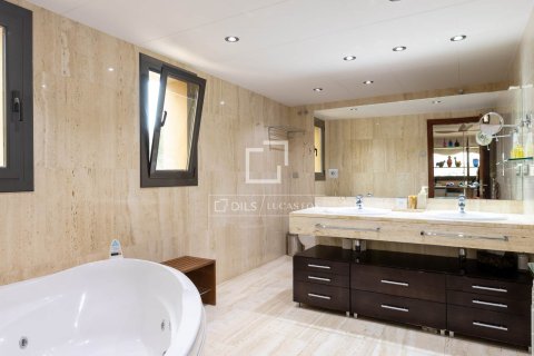 Villa for sale in Sant Vicenc De Montalt, Barcelona, Spain 6 bedrooms, 707 sq.m. No. 150313 - photo 25