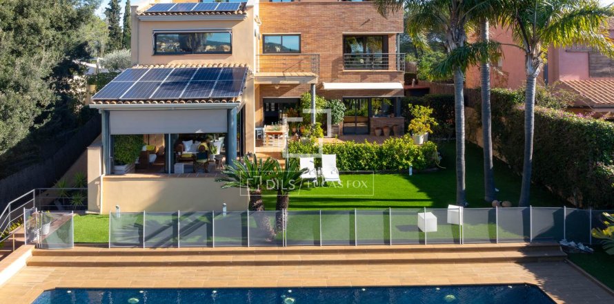 Villa in Sant Vicenc De Montalt, Barcelona, Spain 6 bedrooms, 707 sq.m. No. 150313