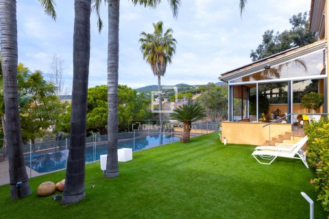 Villa for sale in Sant Vicenc De Montalt, Barcelona, Spain 6 bedrooms, 707 sq.m. No. 150313 - photo 5