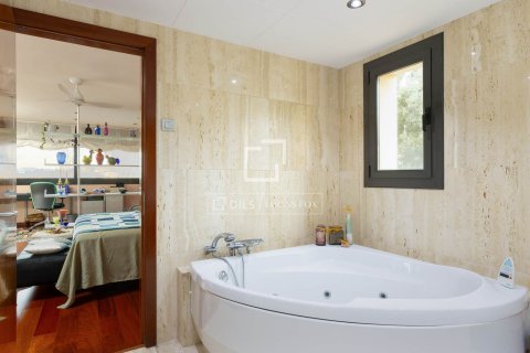 Villa for sale in Sant Vicenc De Montalt, Barcelona, Spain 6 bedrooms, 707 sq.m. No. 150313 - photo 24
