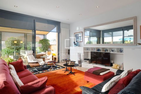 Villa for sale in Sant Vicenc De Montalt, Barcelona, Spain 6 bedrooms, 707 sq.m. No. 150313 - photo 13