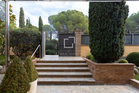 Villa for sale in Sant Vicenc De Montalt, Barcelona, Spain 6 bedrooms, 707 sq.m. No. 150313 - photo 7