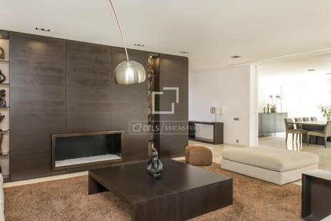 Villa for sale in Barcelona, Spain 7 bedrooms, 900 sq.m. No. 150311 - photo 13