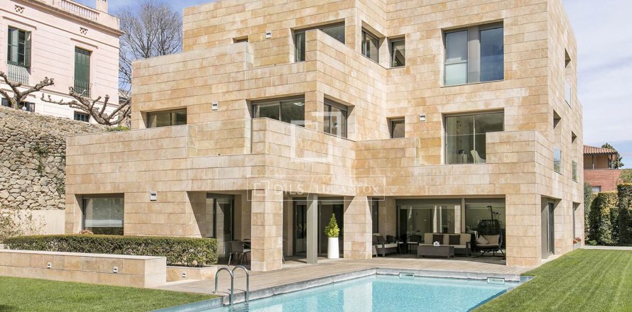 Villa in Barcelona, Spain 7 bedrooms, 900 sq.m. No. 150311